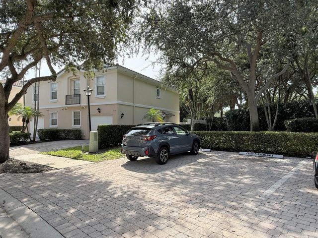230 FORTUNA Drive, Palm Beach Gardens, FL 33410