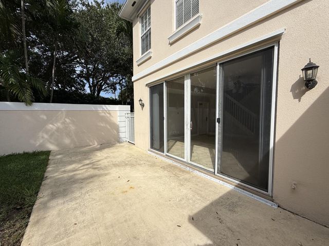 230 FORTUNA Drive, Palm Beach Gardens, FL 33410
