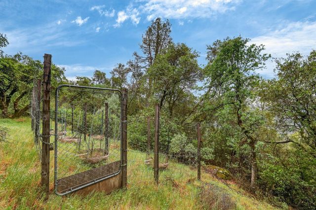 4290 Rancho Montes Dr, Placerville, CA 95667