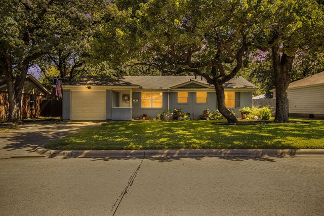 805 Clover Park Drive, Arlington, TX 76013