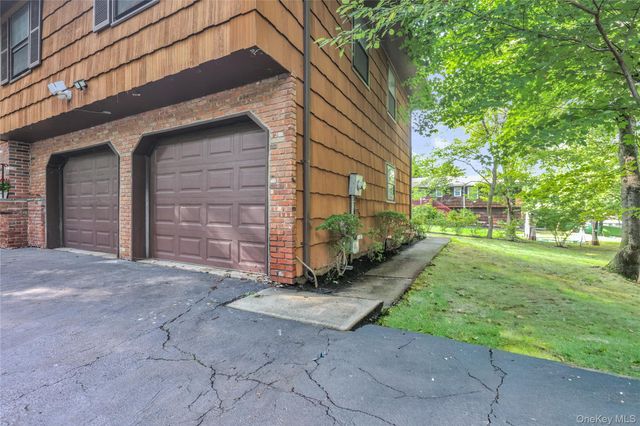 6 Arrow Lane, New City, NY 10956