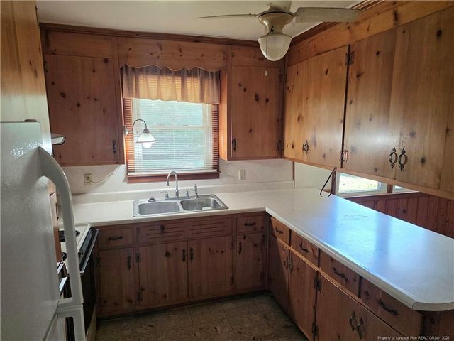 1427 Valencia Court, Fayetteville, NC 28303