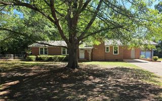 1427 Valencia Court, Fayetteville, NC 28303