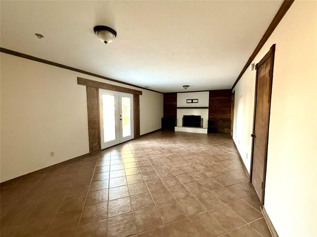 1904 S 21st Street, Chickasha, OK 73018