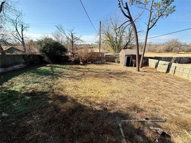 1904 S 21st Street, Chickasha, OK 73018