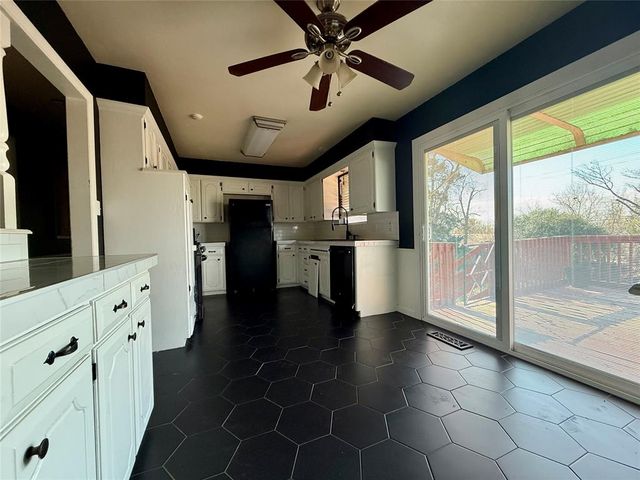 1904 S 21st Street, Chickasha, OK 73018