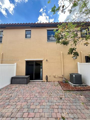 9271 W 33rd Lane 9271, Hialeah, FL 33018