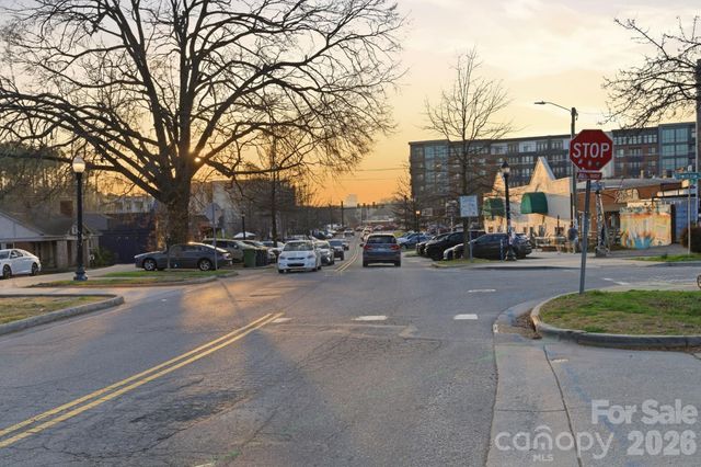 2116 McClintock Road 123, Charlotte, NC 28205