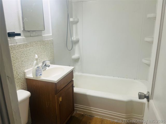 6629 E Newton Street, Tulsa, OK 74115