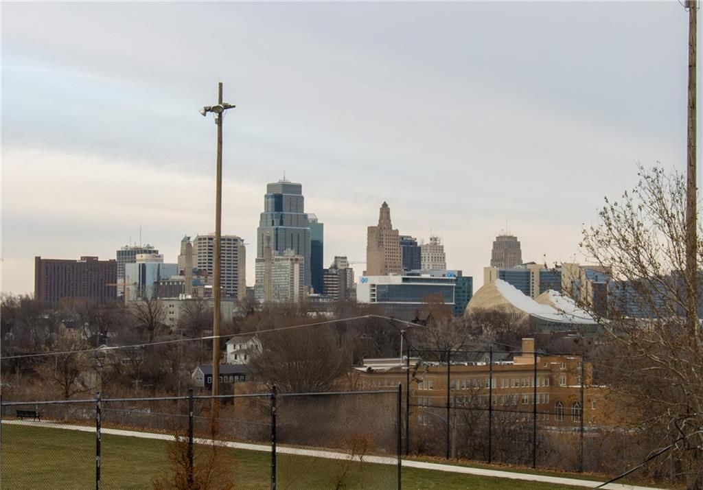 2101 Holly Street, Kansas City, MO 64108