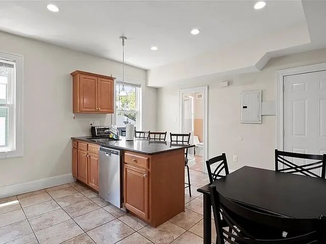 20 Governor Street 2, Providence, RI 02906
