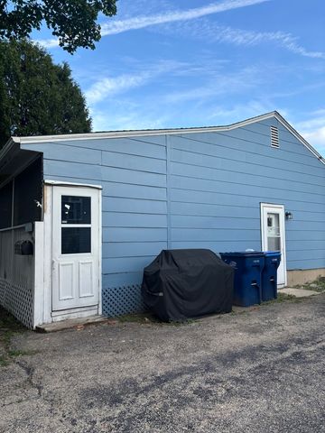 1635 Ferry Street, Waukegan, IL 60087