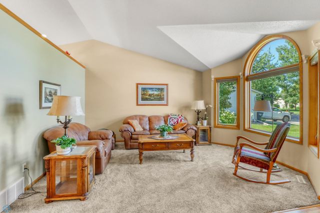 4427 10th Street N, Fargo, ND 58102
