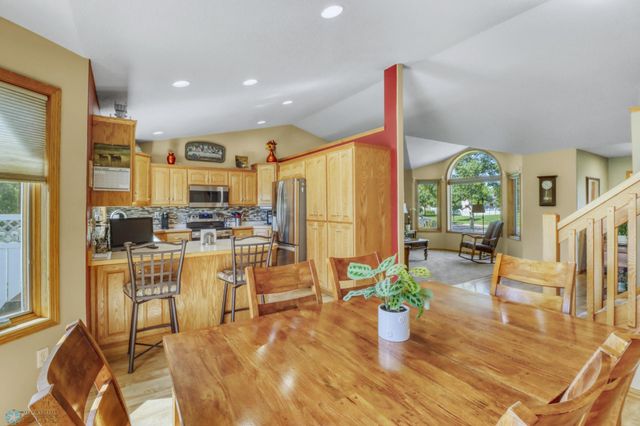 4427 10th Street N, Fargo, ND 58102