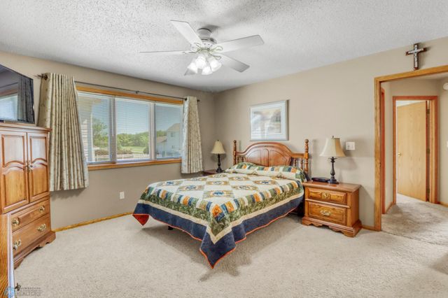 4427 10th Street N, Fargo, ND 58102