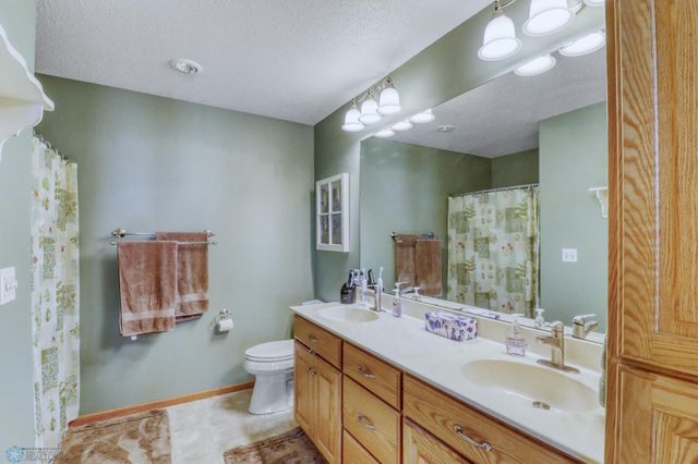 4427 10th Street N, Fargo, ND 58102
