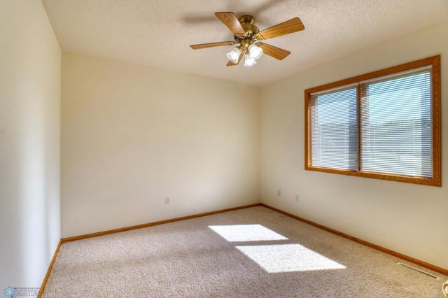 4427 10th Street N, Fargo, ND 58102