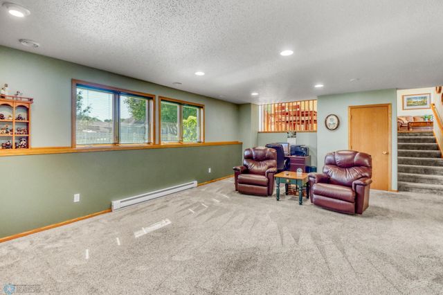 4427 10th Street N, Fargo, ND 58102