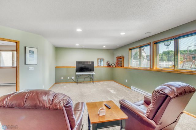 4427 10th Street N, Fargo, ND 58102