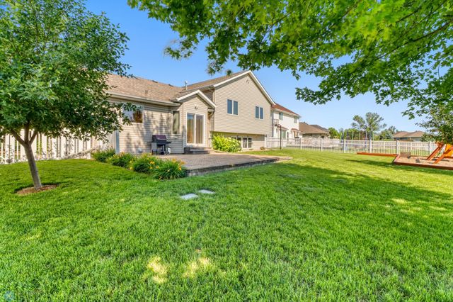 4427 10th Street N, Fargo, ND 58102