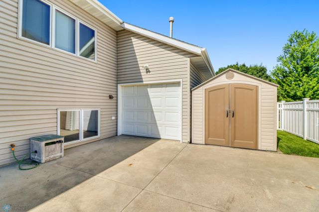 4427 10th Street N, Fargo, ND 58102