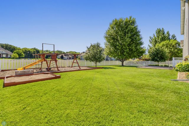 4427 10th Street N, Fargo, ND 58102