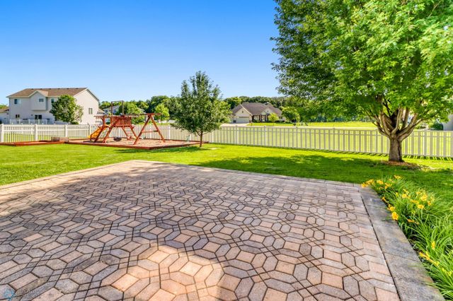 4427 10th Street N, Fargo, ND 58102