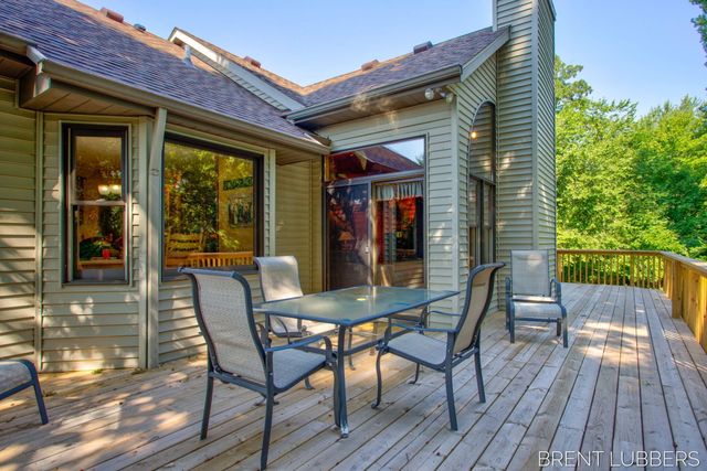 9774 68th Avenue, Allendale Twp, MI 49401