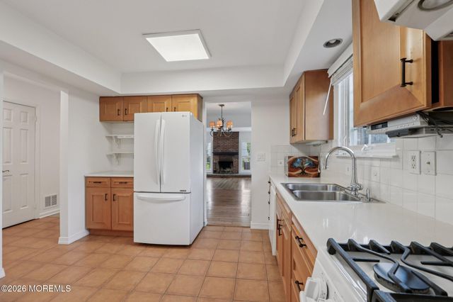 9 Dogwood Court, Spring Lake Heights, NJ 07762