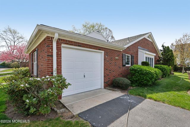 9 Dogwood Court, Spring Lake Heights, NJ 07762