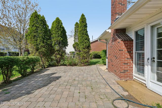 9 Dogwood Court, Spring Lake Heights, NJ 07762