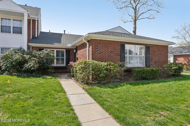 9 Dogwood Court, Spring Lake Heights, NJ 07762