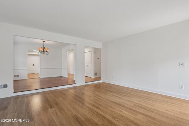 9 Dogwood Court, Spring Lake Heights, NJ 07762