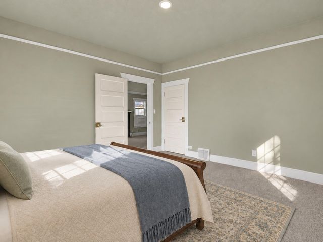 1021 E Nebraska Ave, Spokane, WA 99208