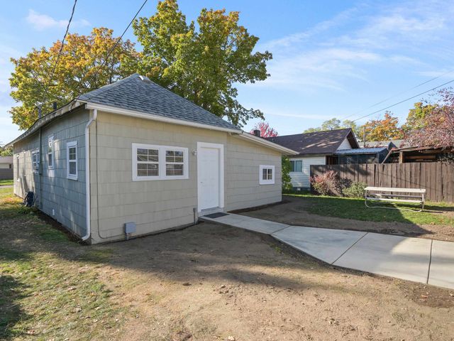 1021 E Nebraska Ave, Spokane, WA 99208