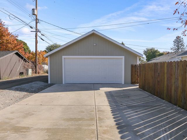 1021 E Nebraska Ave, Spokane, WA 99208