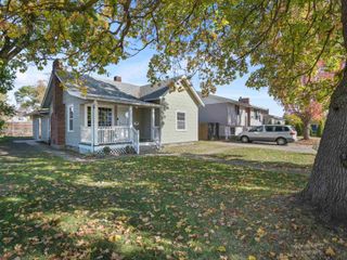 1021 E Nebraska Ave, Spokane, WA 99208