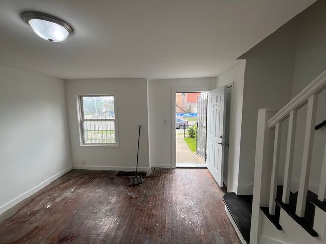 650 E 105th Place, Chicago, IL 60628