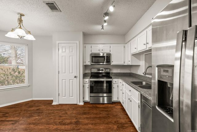 40 Oakridge, Maumelle, AR 72113