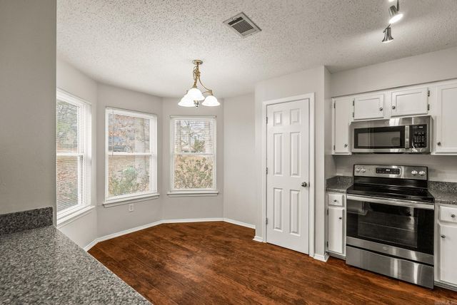 40 Oakridge, Maumelle, AR 72113