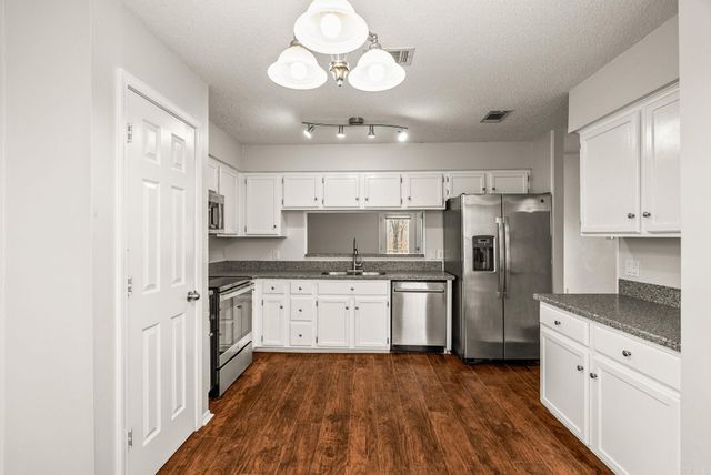 40 Oakridge, Maumelle, AR 72113