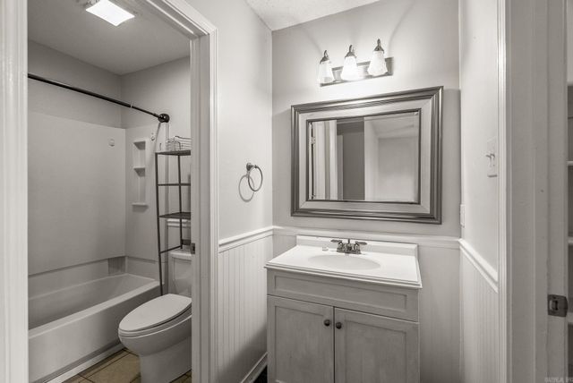 40 Oakridge, Maumelle, AR 72113