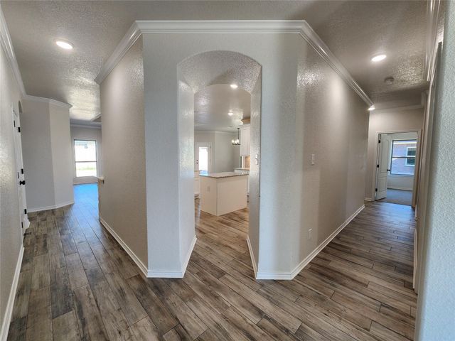 724 Golden Eagle DR, Salado, TX 76571