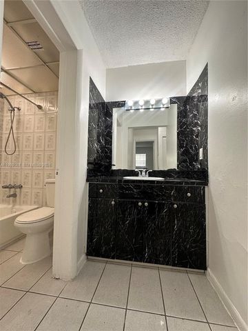 1008 NW 45th Ave 04, Miami, FL 33126