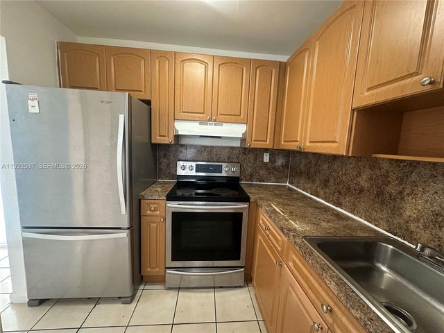 1008 NW 45th Ave 04, Miami, FL 33126