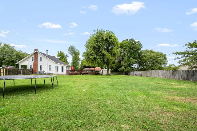 634 Hwy 52, E, Portland, TN 37148