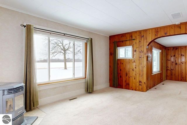 8797 E Walton Road, Shepherd, MI 48883