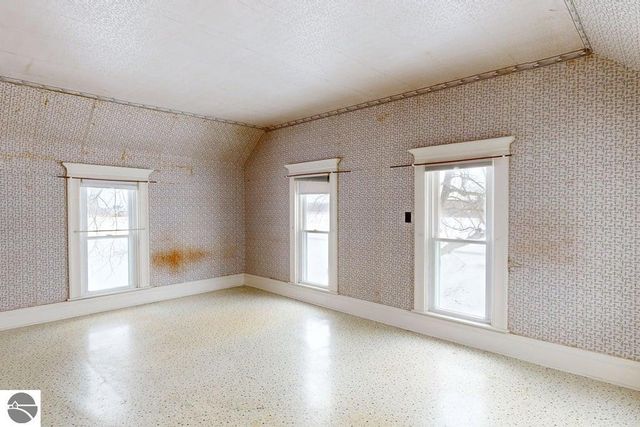 8797 E Walton Road, Shepherd, MI 48883