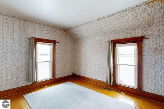 8797 E Walton Road, Shepherd, MI 48883