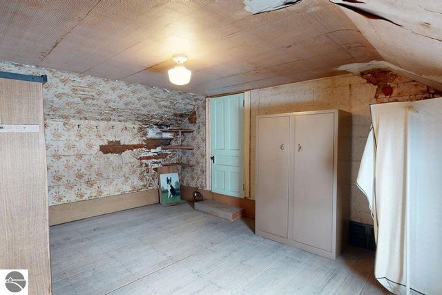 8797 E Walton Road, Shepherd, MI 48883